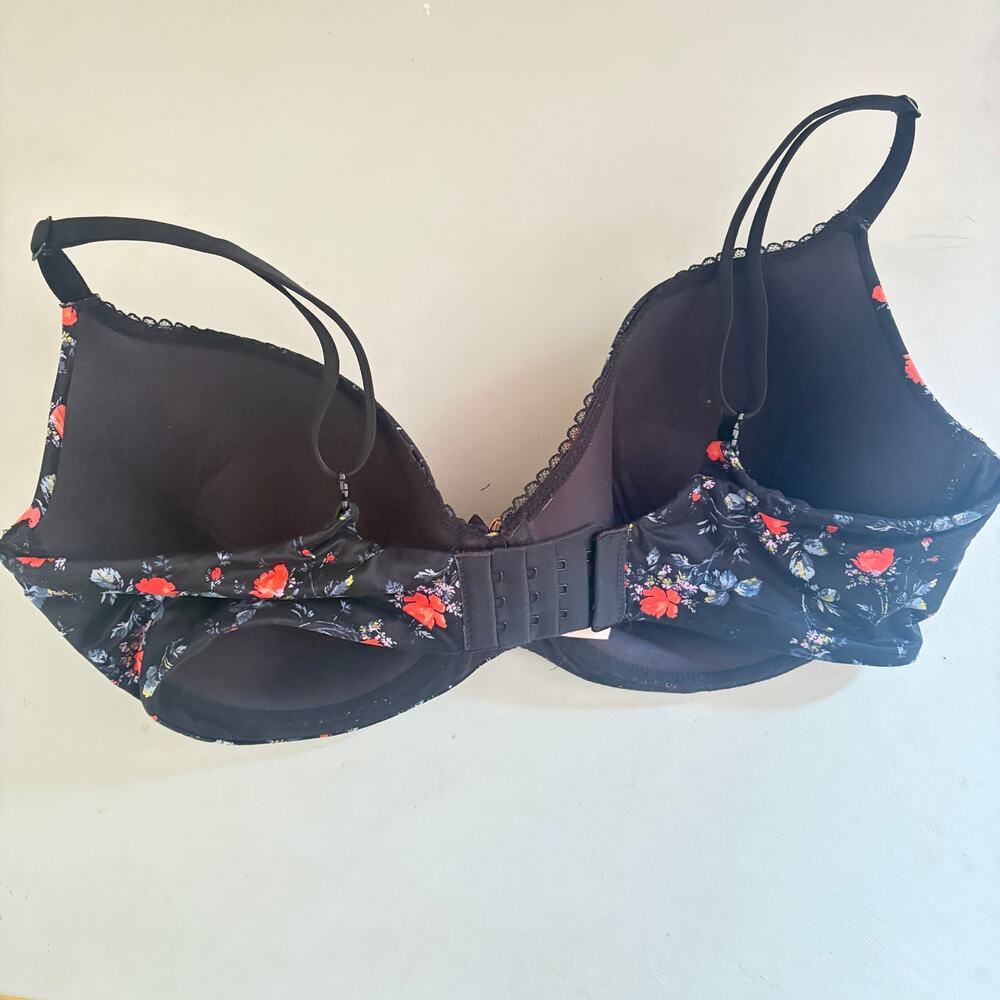 Victoria's Secret Body by Victoria Floral Bra Size 36DDD - Picture 2 of 5